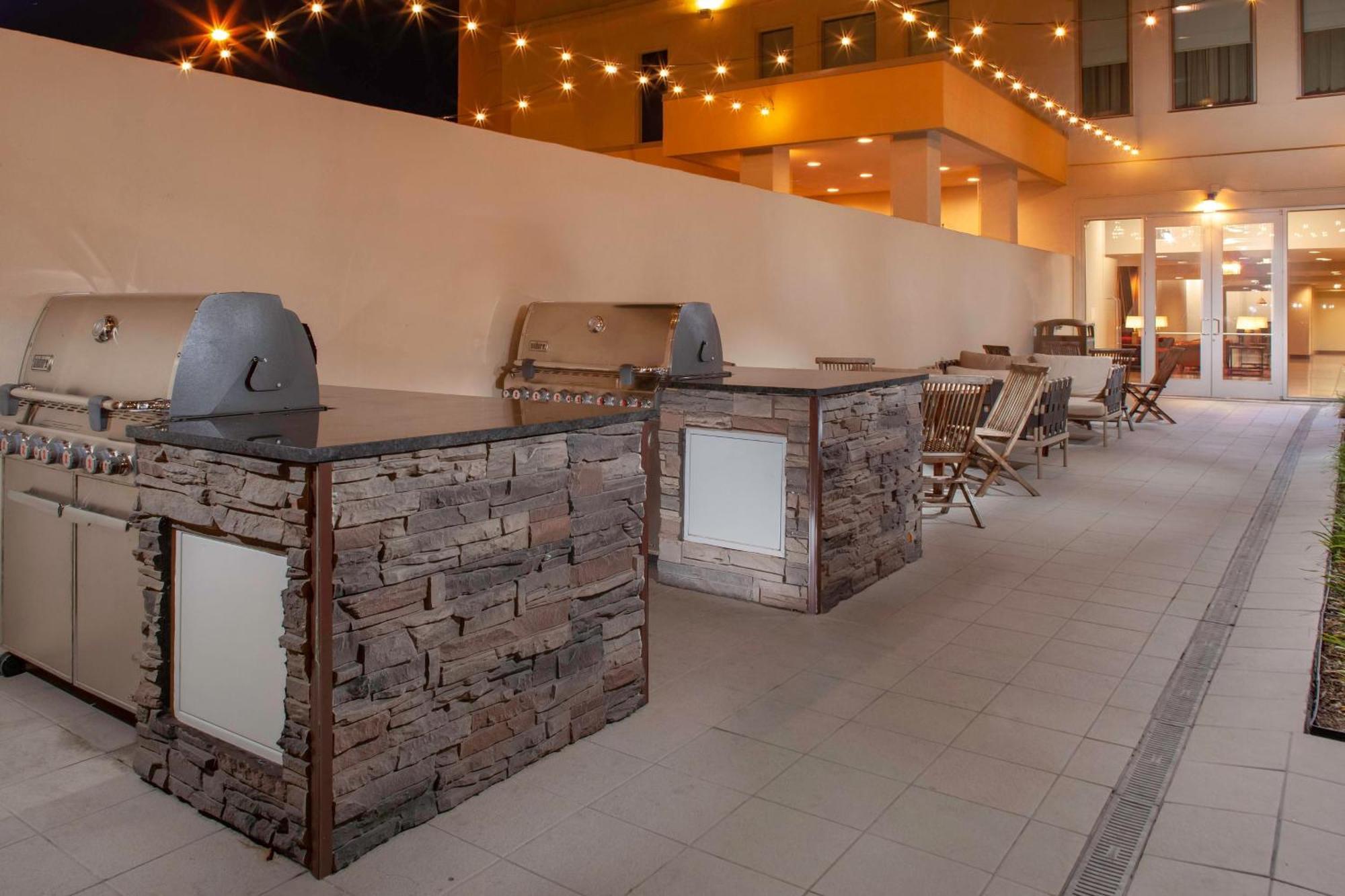 Towneplace Suites By Marriott Dallas Downtown Bagian luar foto