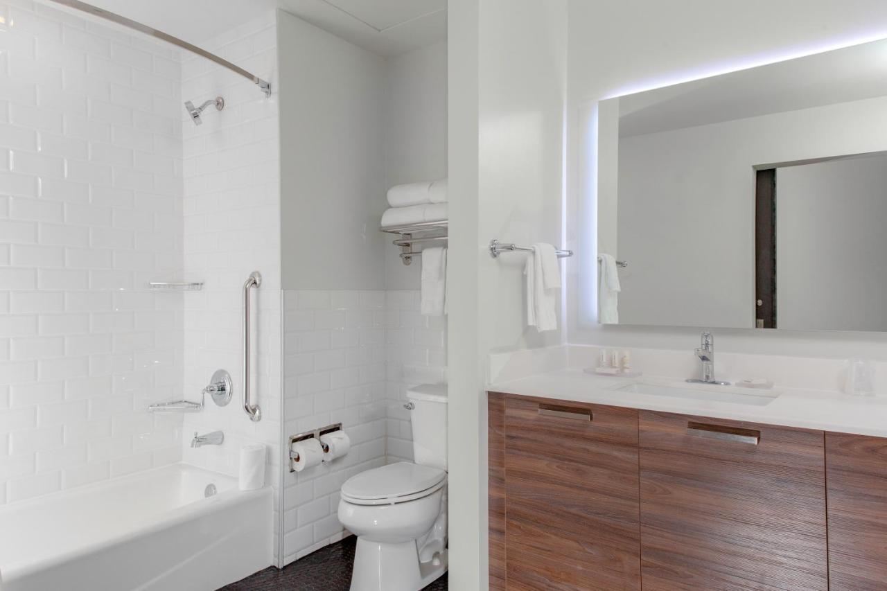 Towneplace Suites By Marriott Dallas Downtown Bagian luar foto